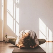 Leonie in butterfly houding Yin Yoga